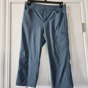 Eddie Bauer Women's dusty blue Capri Pants size 8.  ITEM 1124251P